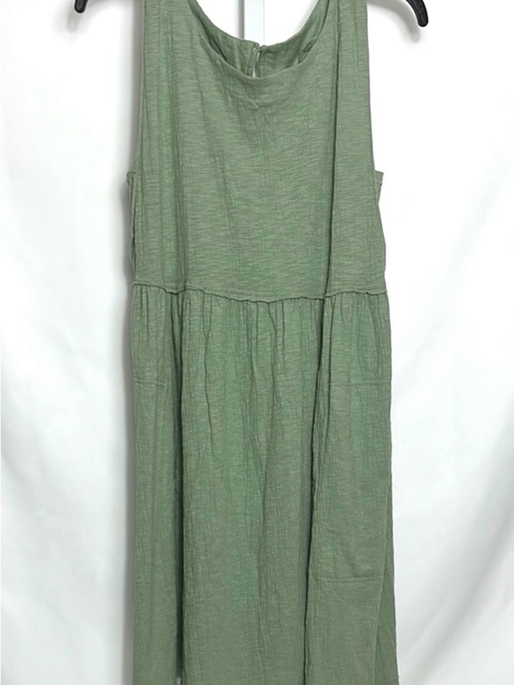 Fig & Willow Women’s Size M/L Sage Green Sleeveless Button Back Loose Fit Dress